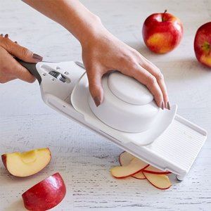 PAMPERED CHEF SIMPLE SLICER #1099 NEW IN BOX